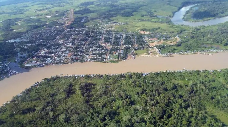 Barco que seguia para Cruzeiro do Sul afunda com sete toneladas de peixe